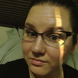 Meet your Posher, Stacy